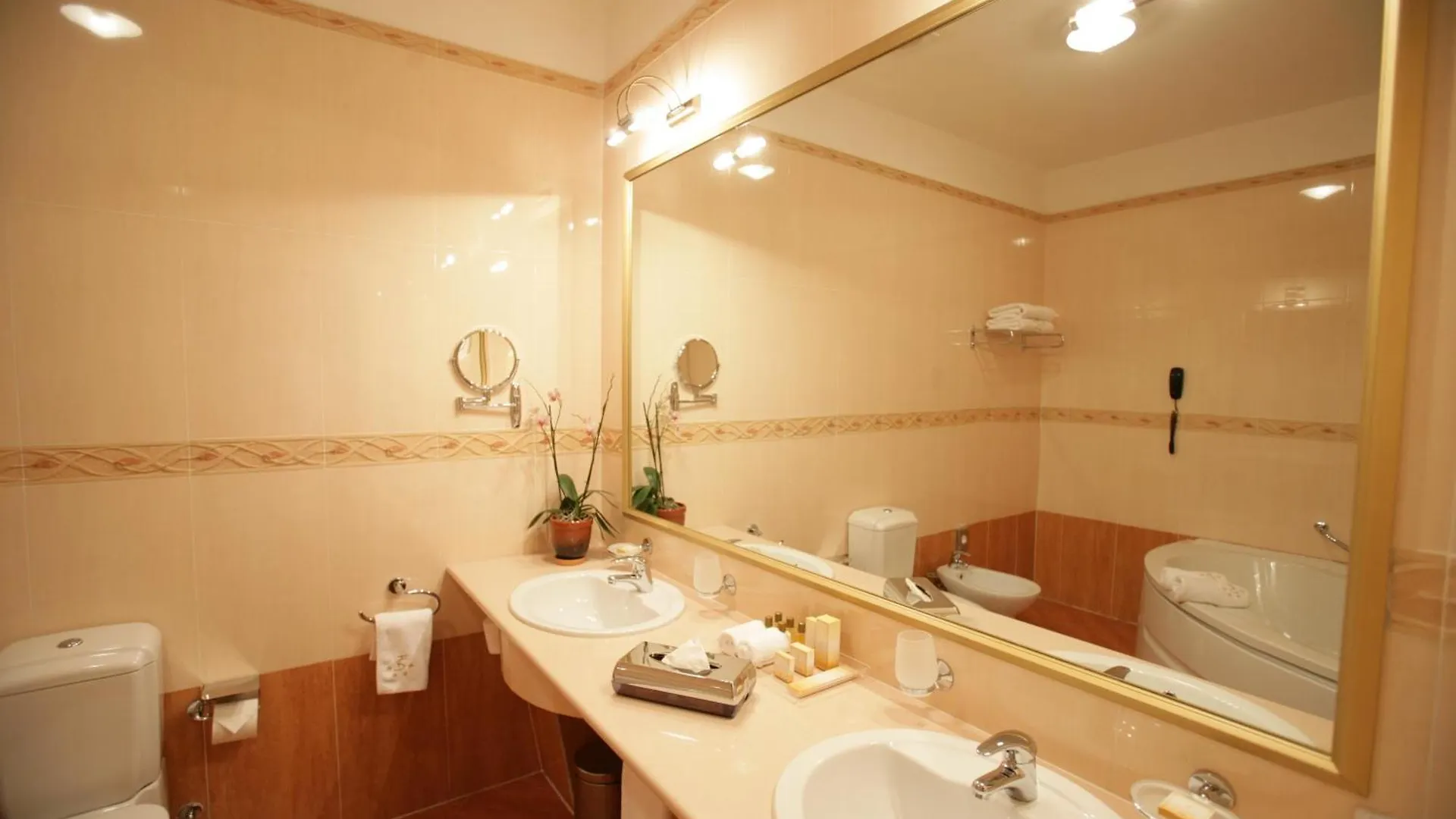 Grand Tien Shan Hotel Almati 4*,  Kazahsztán